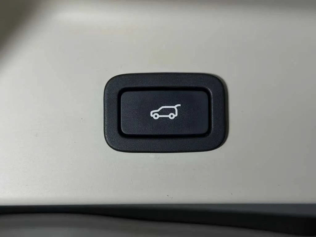 Used 2013 Land Rover Range Rover HSE AWD/4WD image 13