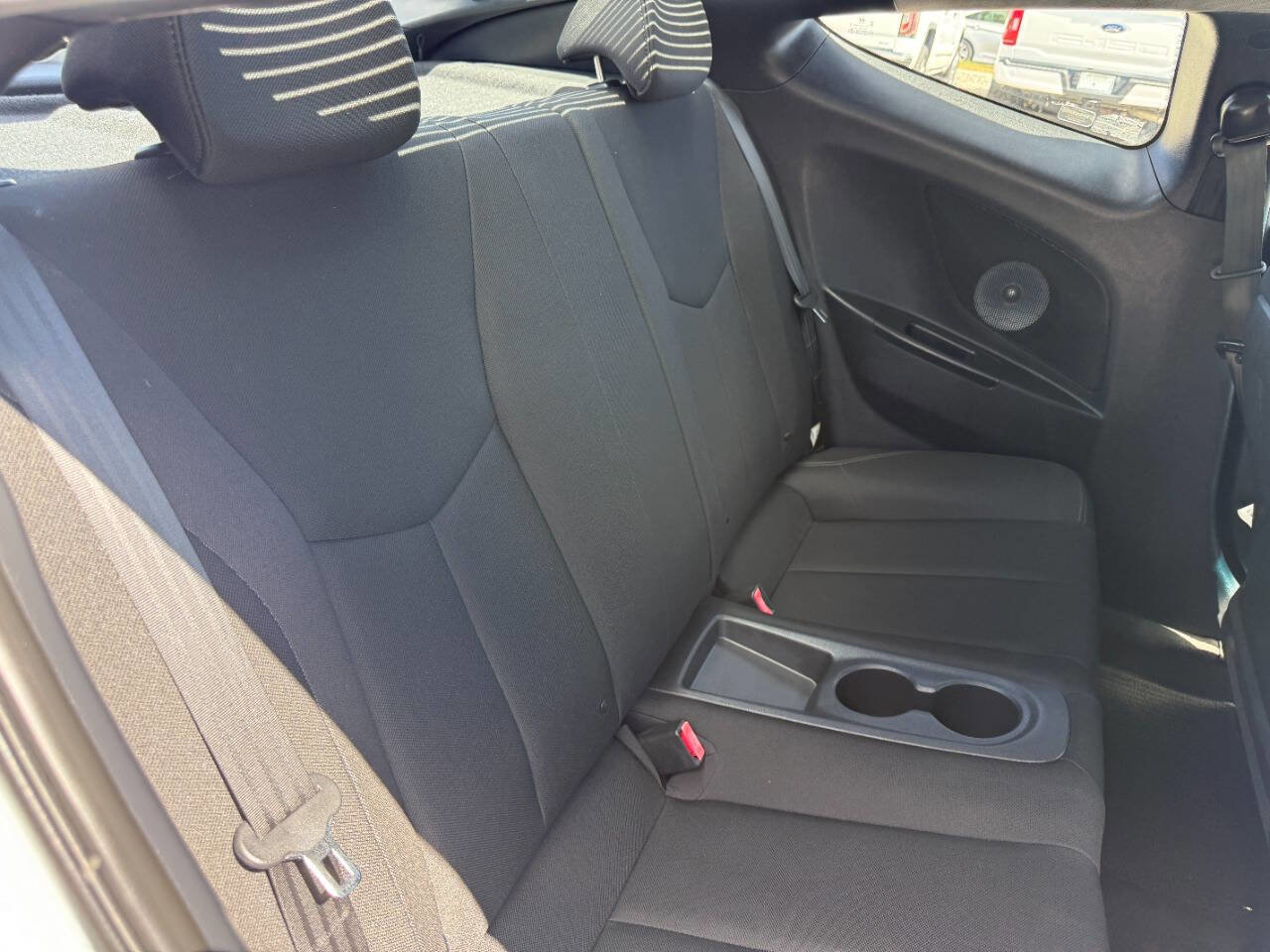 Used 2016 Hyundai Veloster image 19