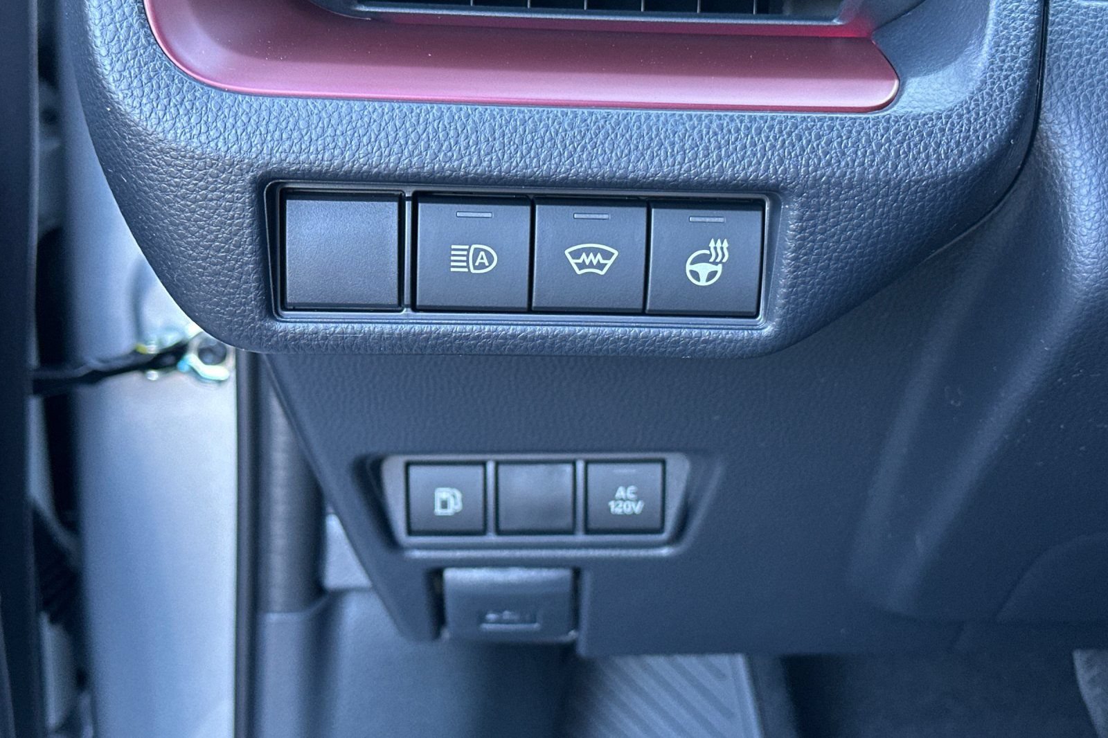 New 2026 Toyota Prius Plug-In Hybrid FWD image 30