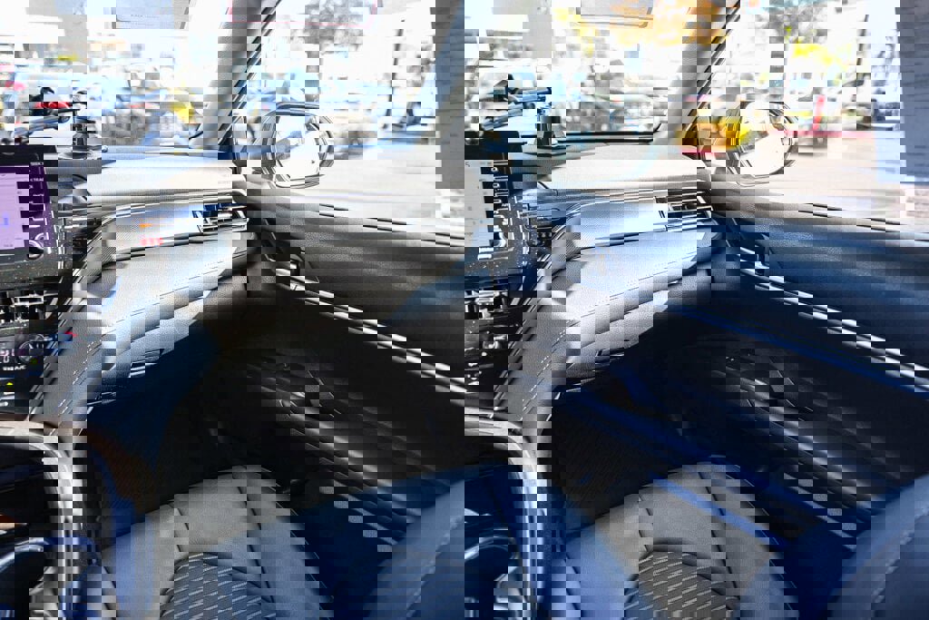 Certified 2022 Toyota Camry SE image 6