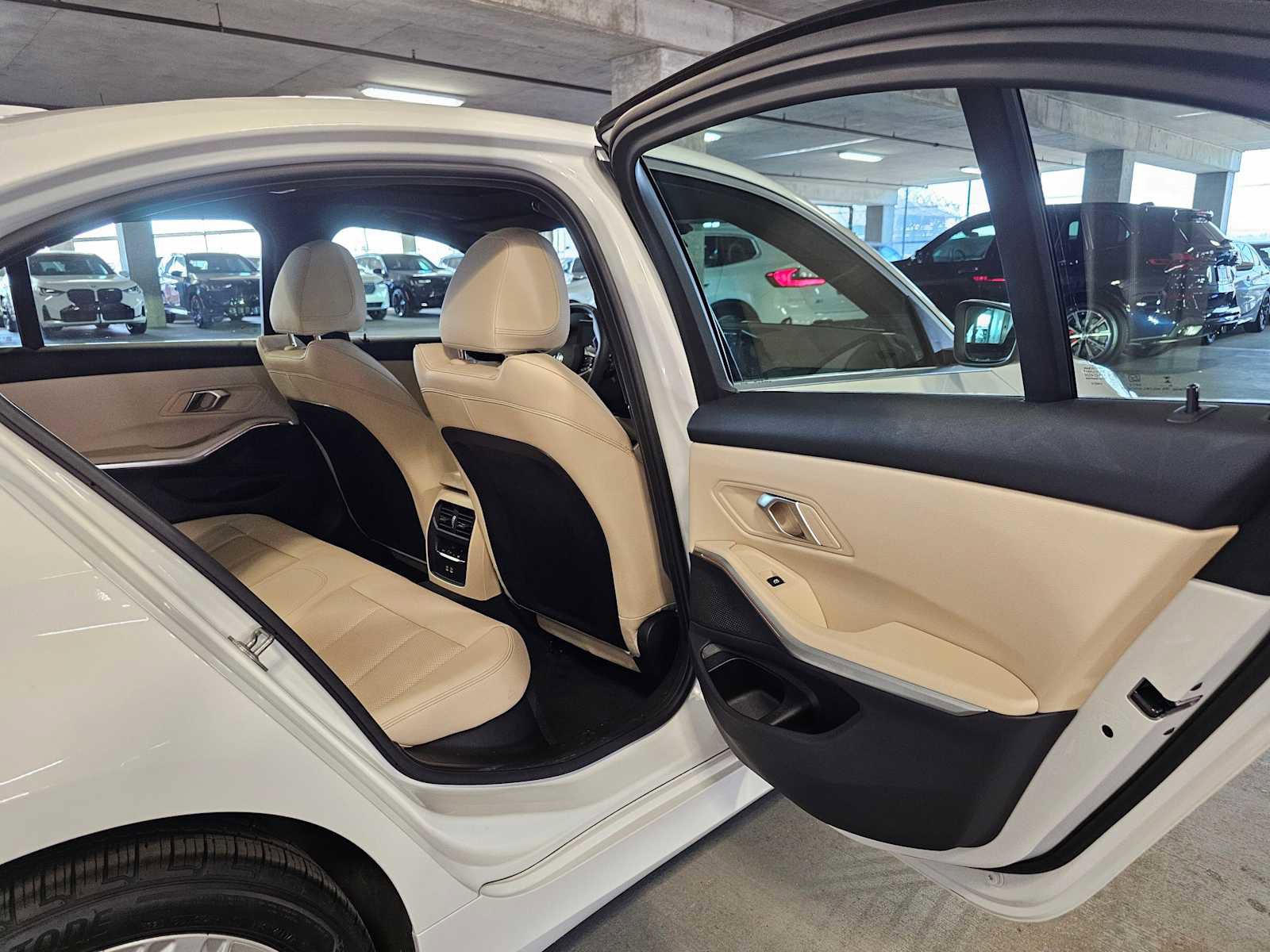 Used 2025 BMW 330i xDrive 330i xDrive w/ Premium Package image 39