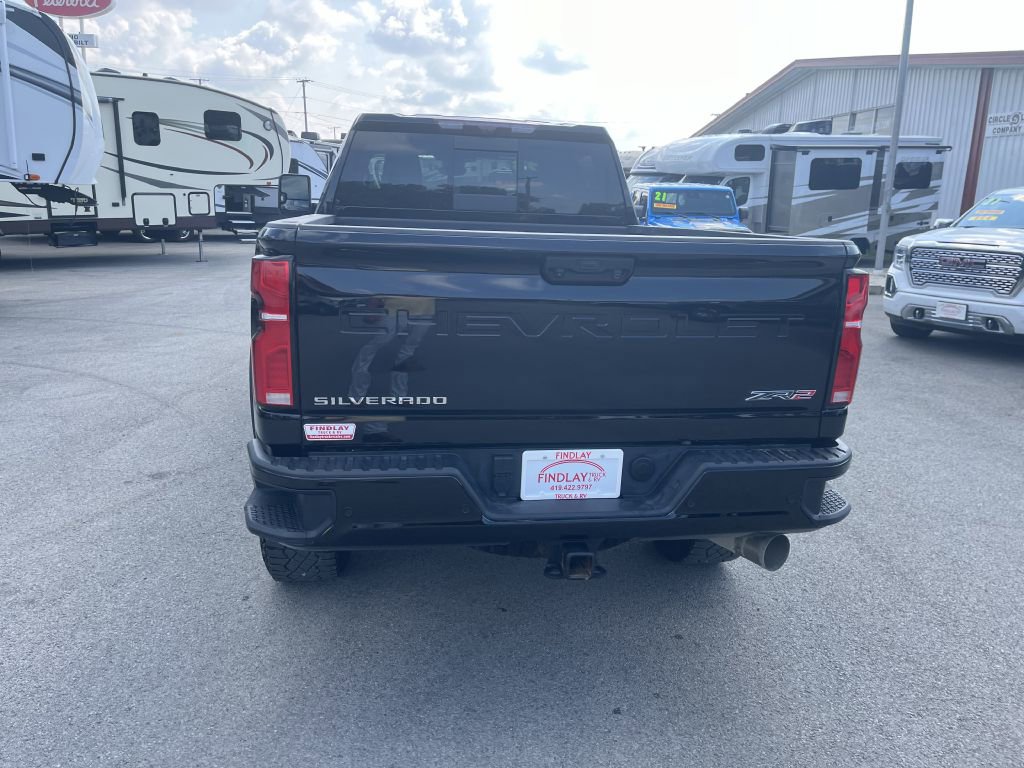 Used 2024 Chevrolet Silverado 2500 ZR2 w/ Technology Package image 12