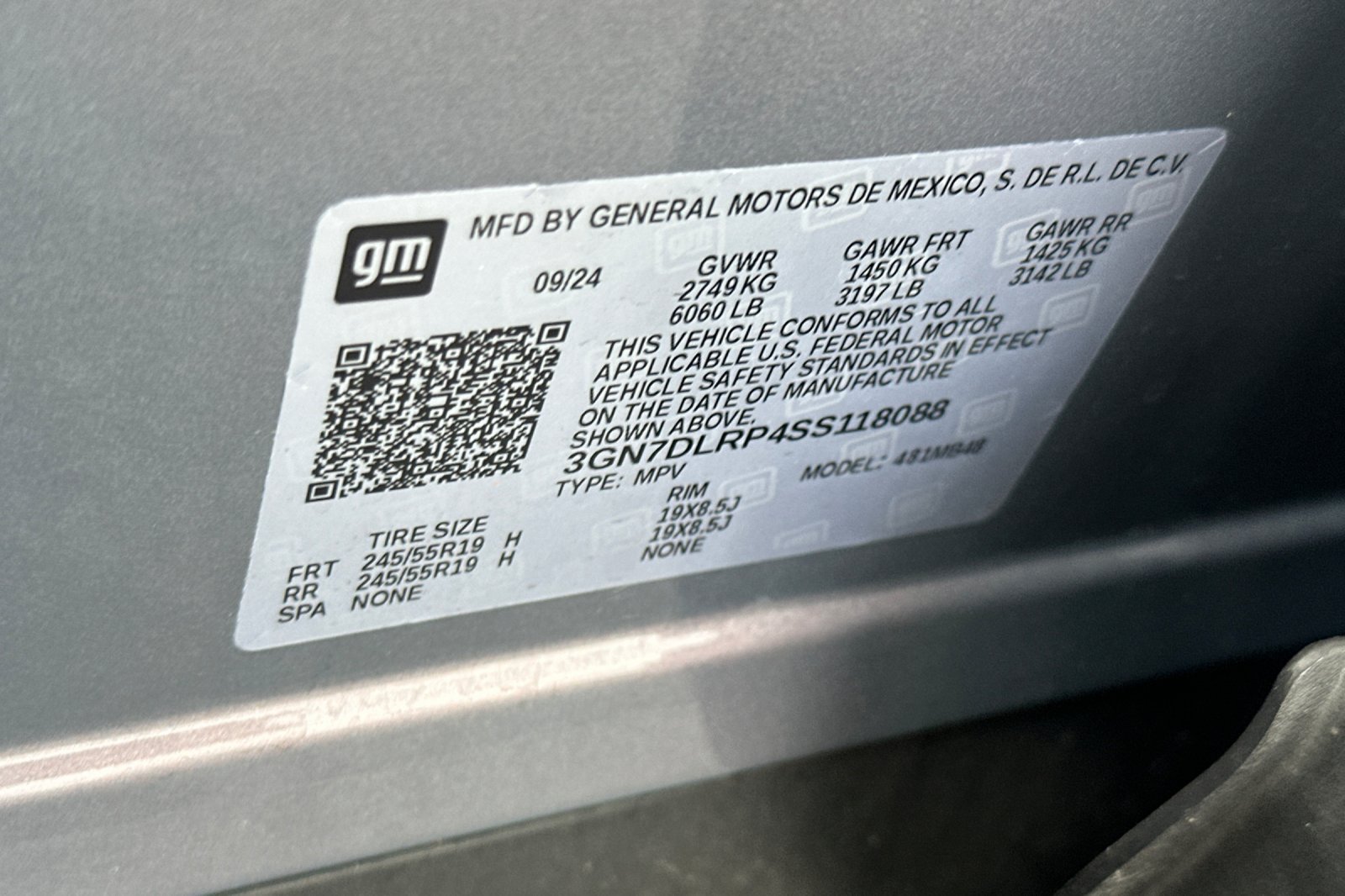 Used 2025 Chevrolet Equinox EV LT FWD image 52