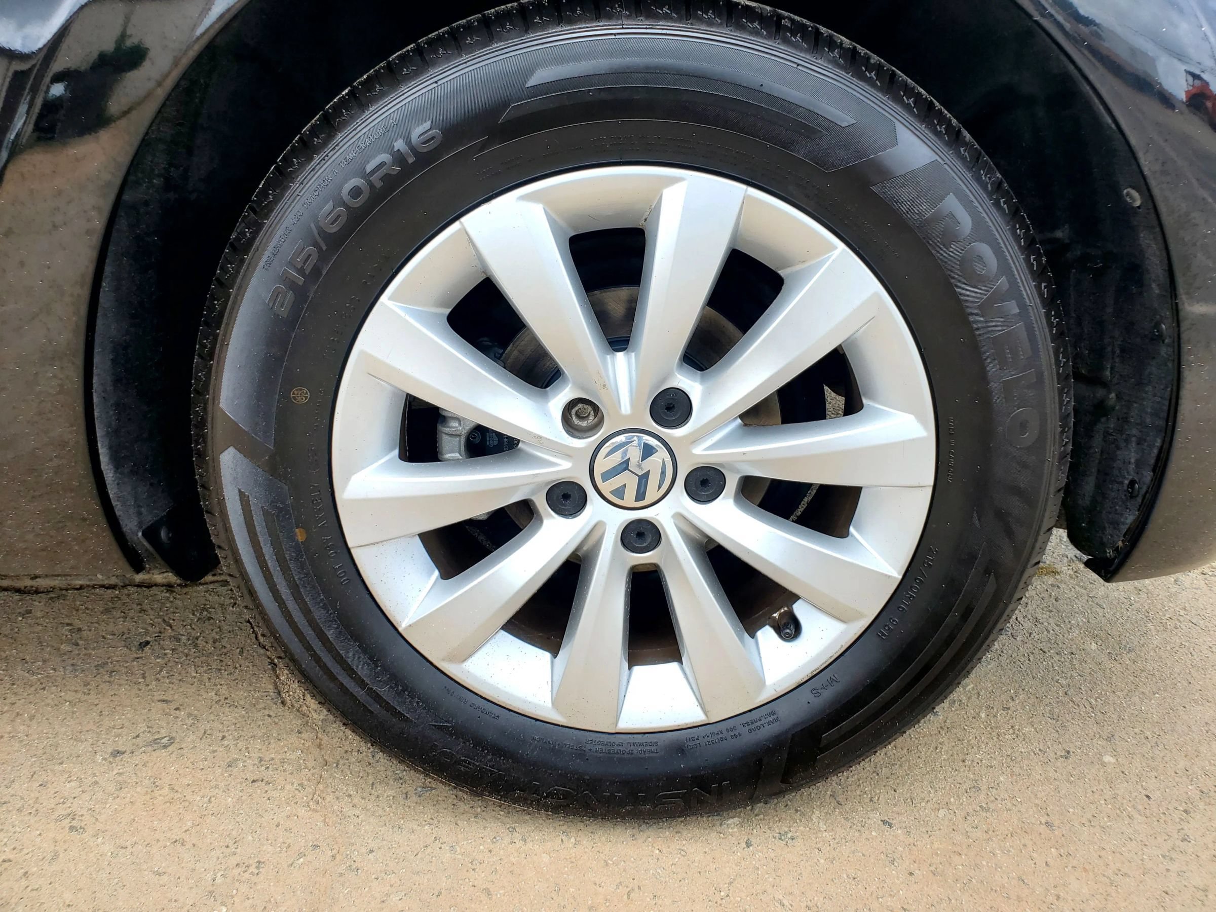 Used 2019 Volkswagen Beetle 2.0T S FWD image 53