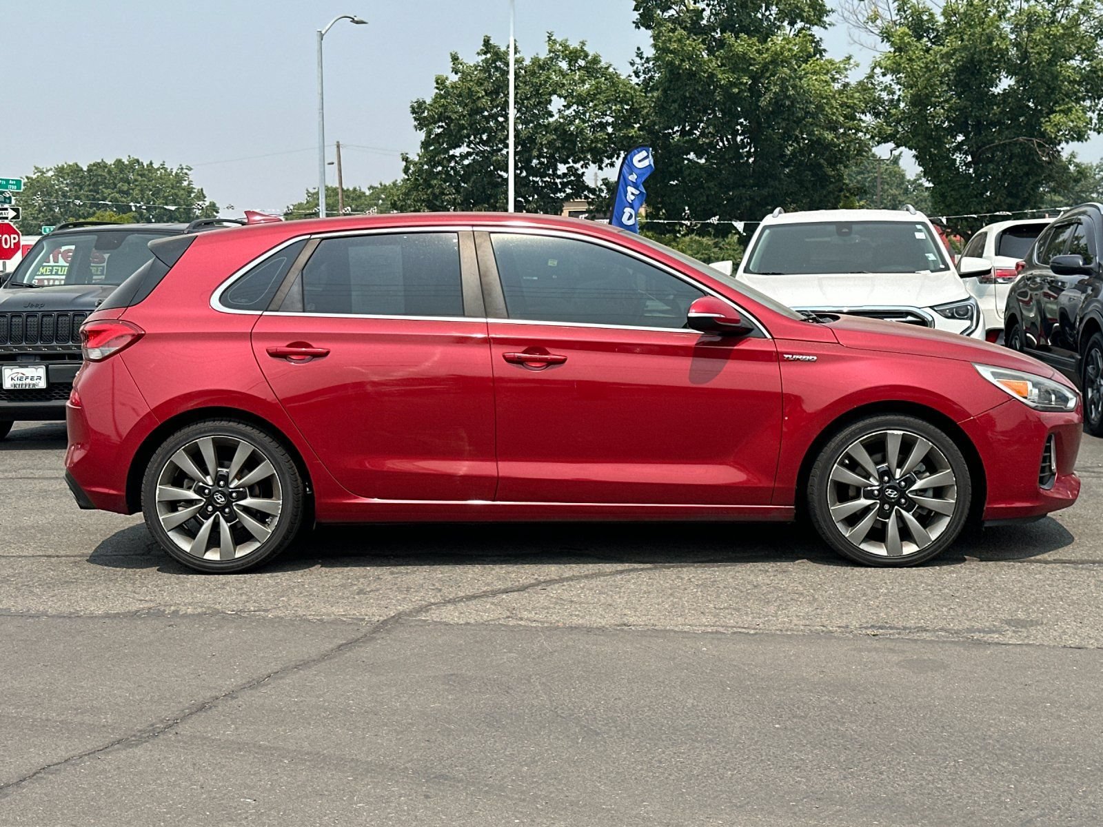 Used 2018 Hyundai Elantra GT Sport FWD image 3