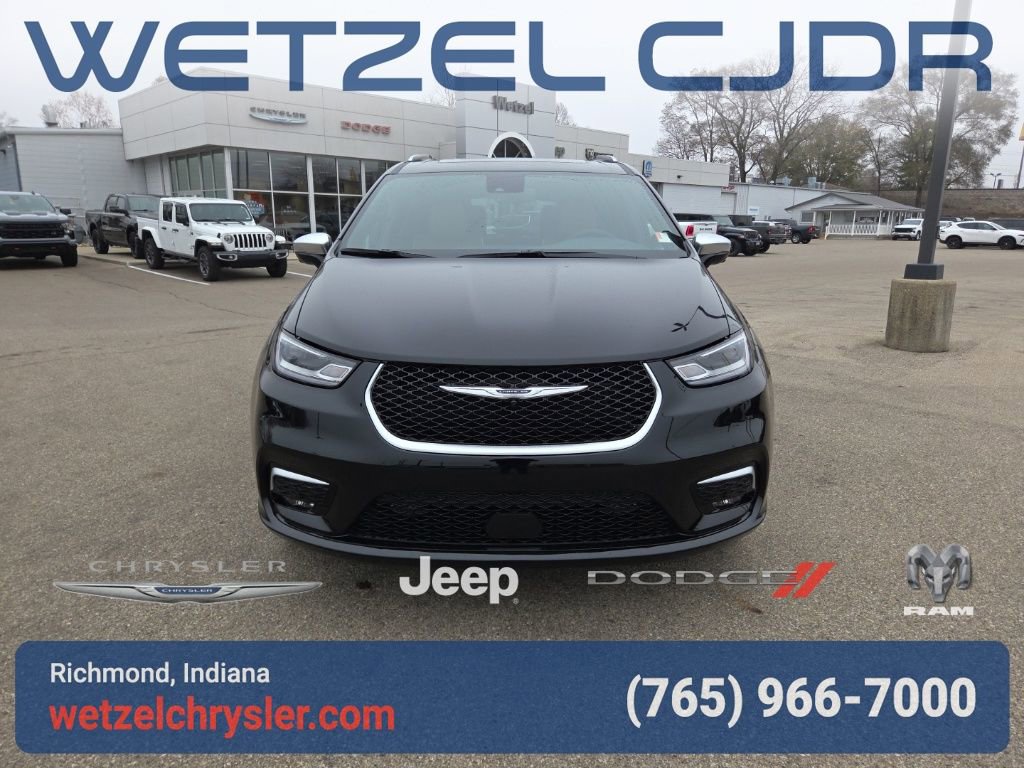 New 2026 Chrysler Pacifica Pinnacle image 2