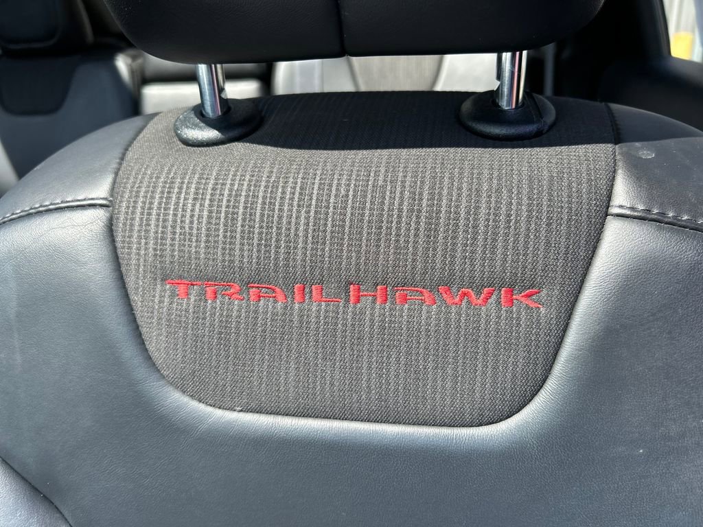 Used 2017 Jeep Cherokee Trailhawk w/ Comfort/Convenience Group AWD/4WD image 36