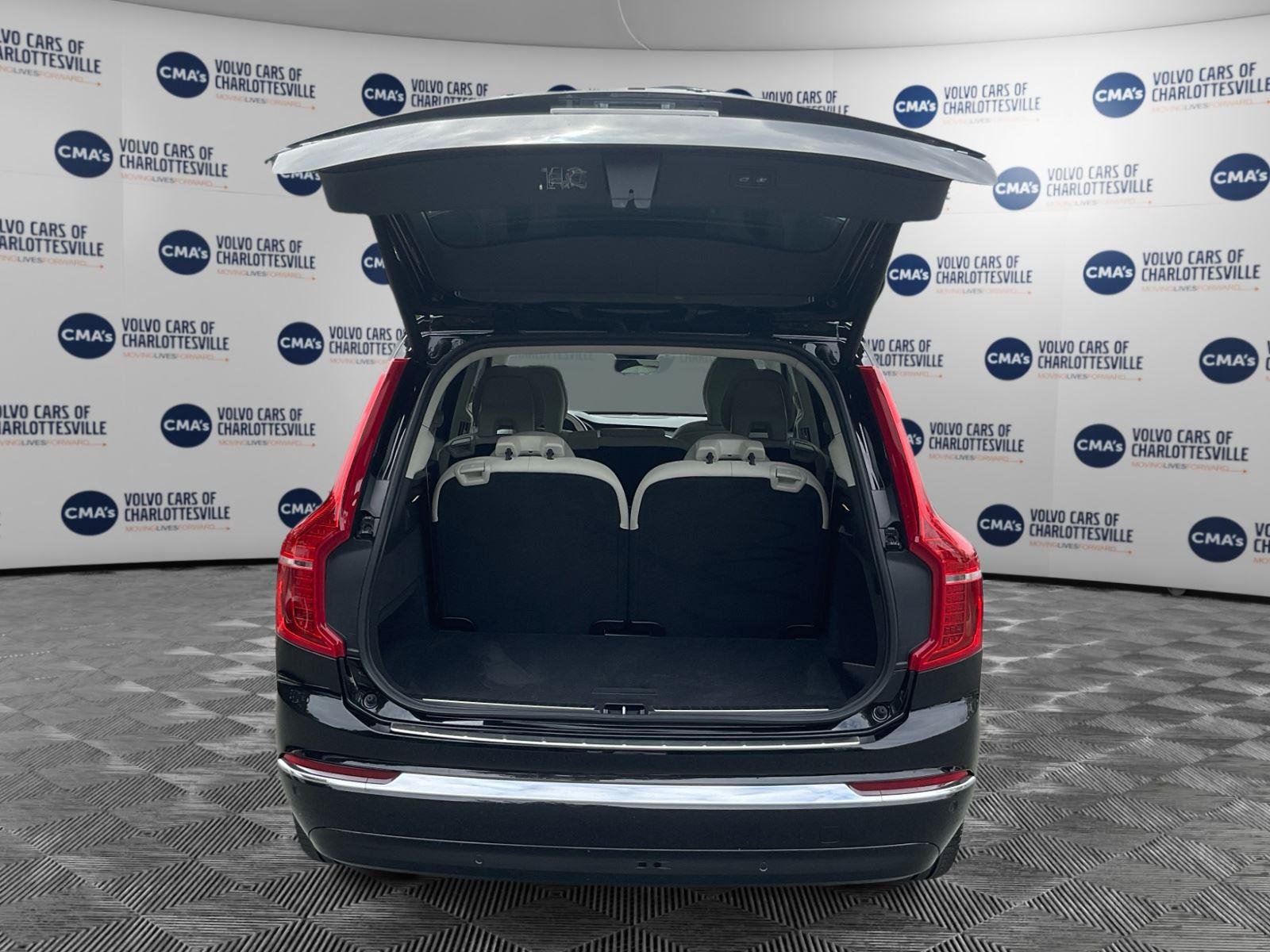 Certified 2023 Volvo XC90 B6 Plus AWD/4WD image 11