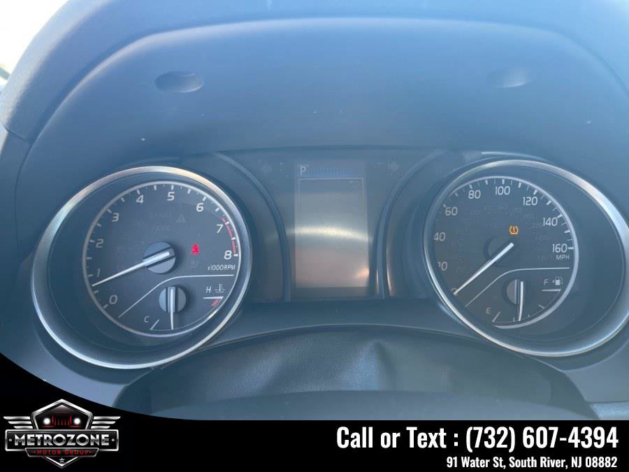 Used 2021 Toyota Camry SE FWD image 17