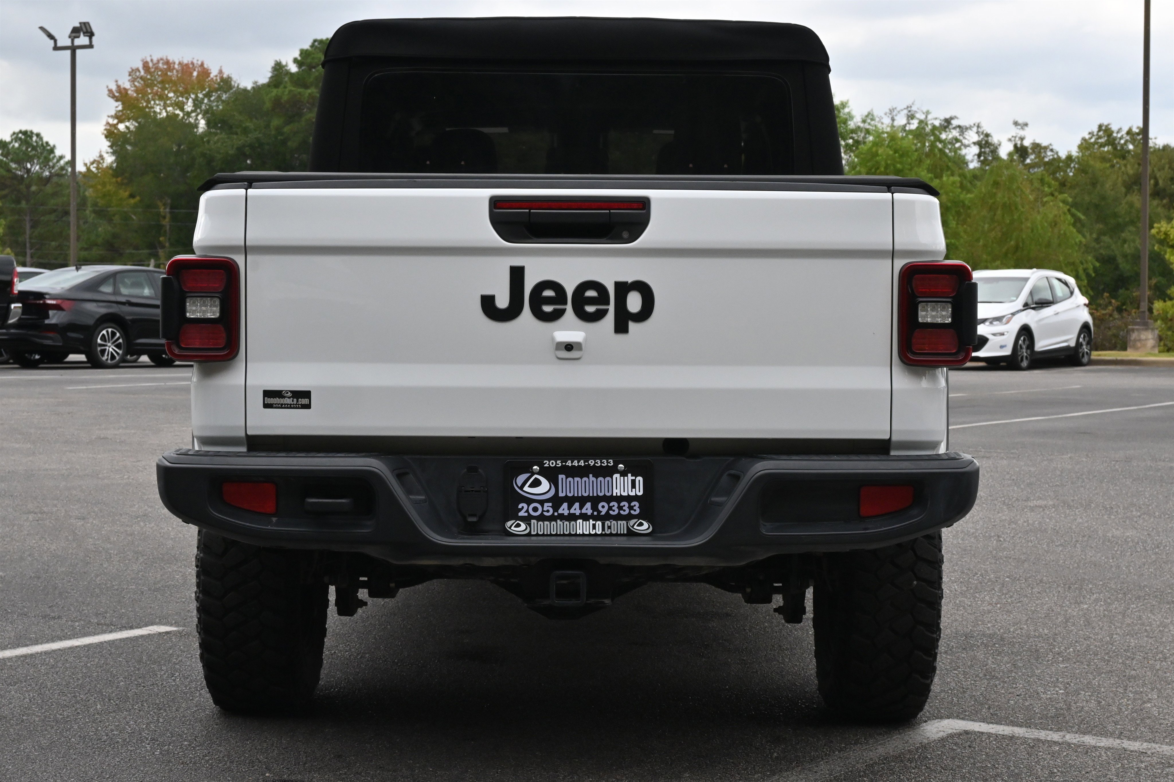 Used 2024 Jeep Gladiator Sport AWD/4WD image 8