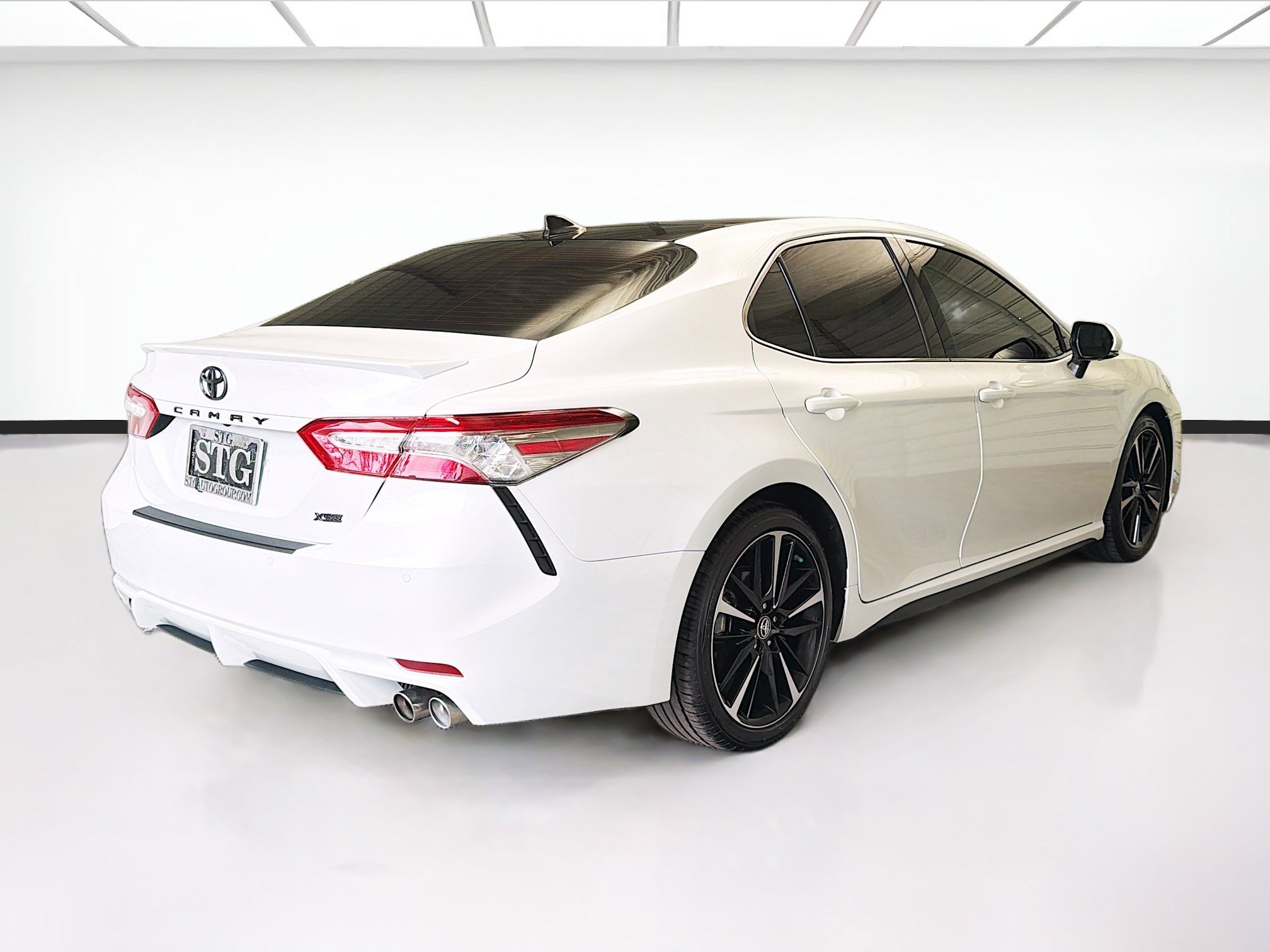 Used 2019 Toyota Camry XSE w/ Driver Assist Package FWD image 4