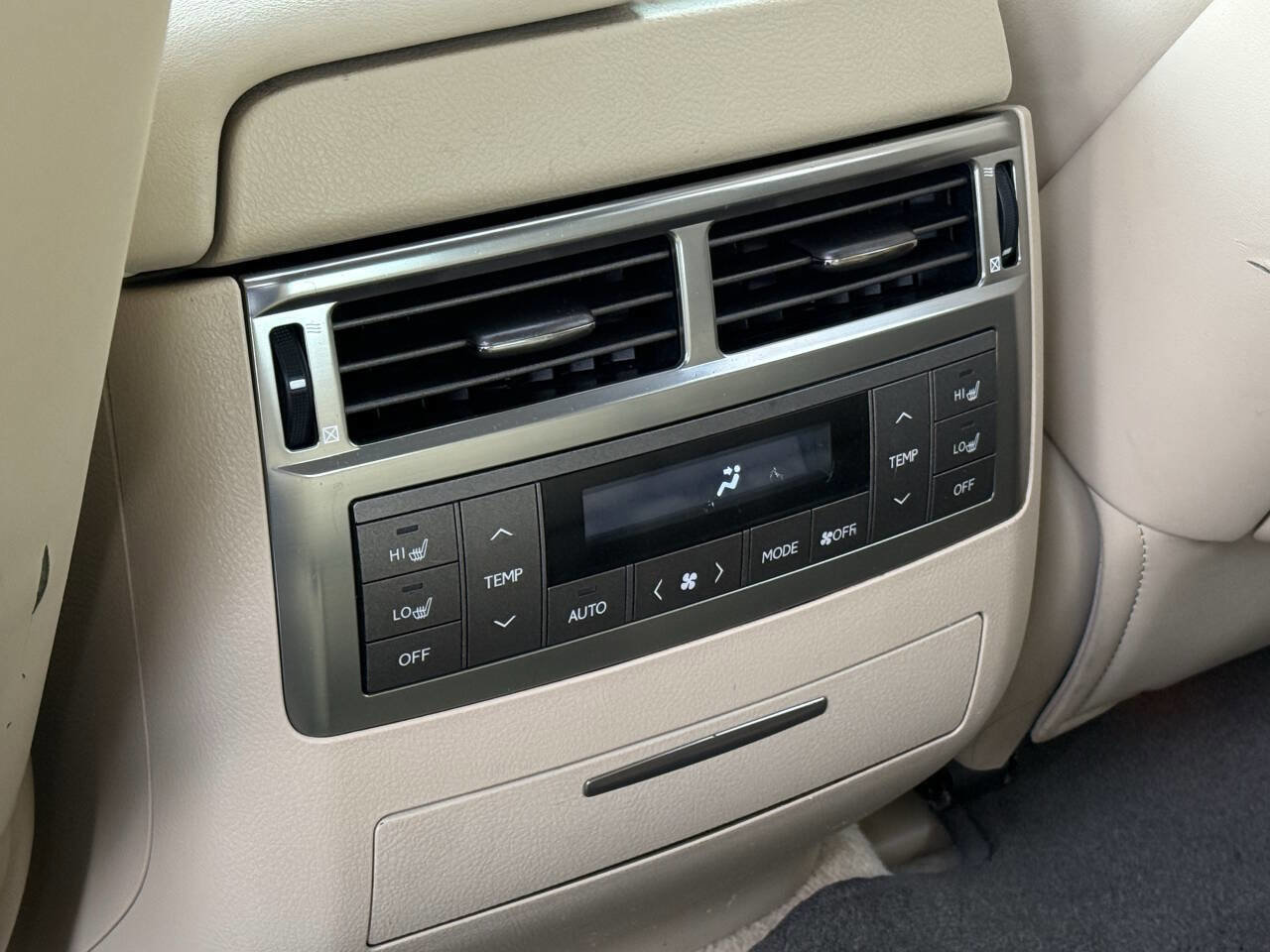 Used 2009 Lexus LX 570 4WD image 18