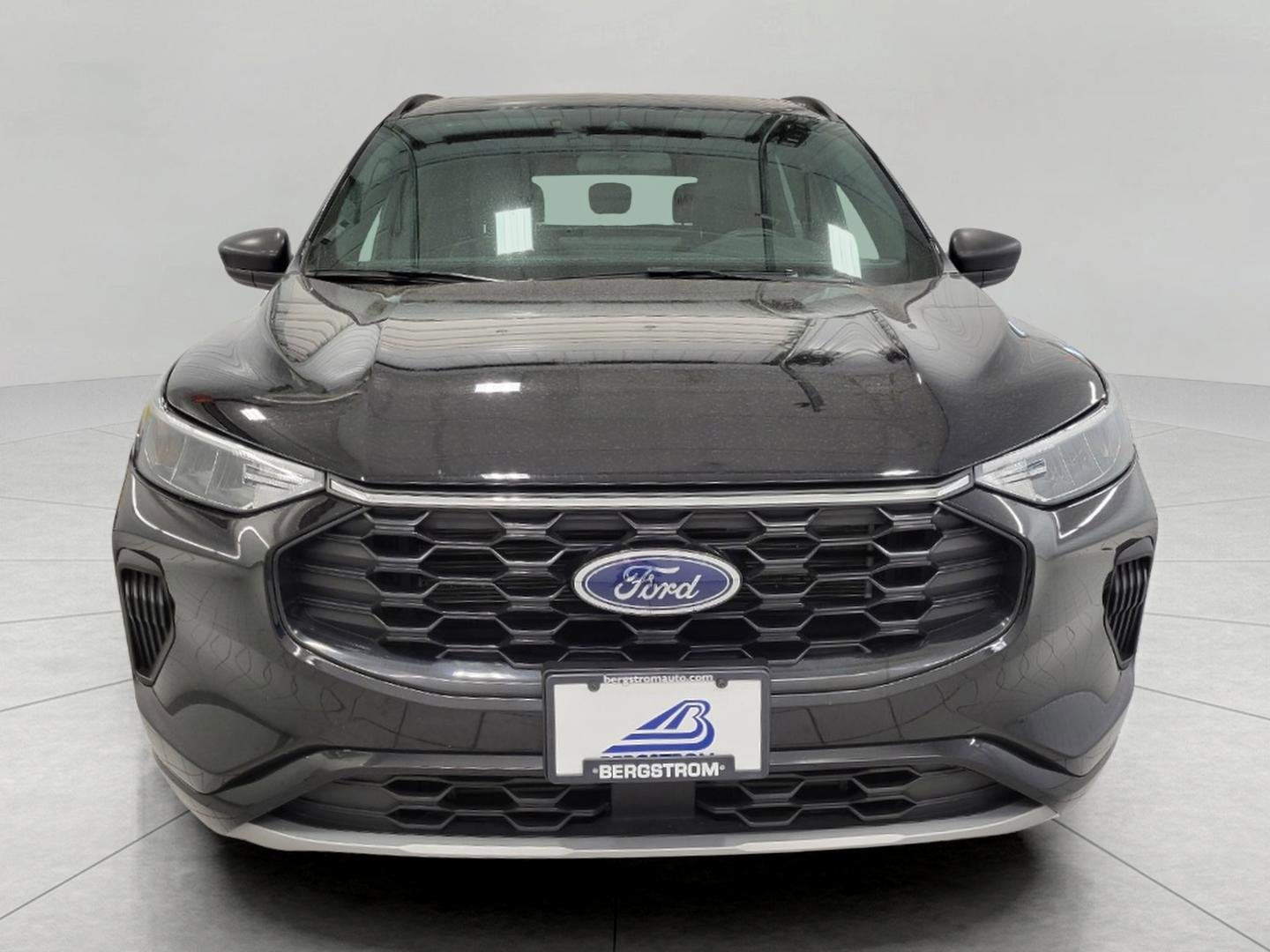 Used 2023 Ford Escape ST-Line w/ Tech Pack #1 AWD/4WD image 13