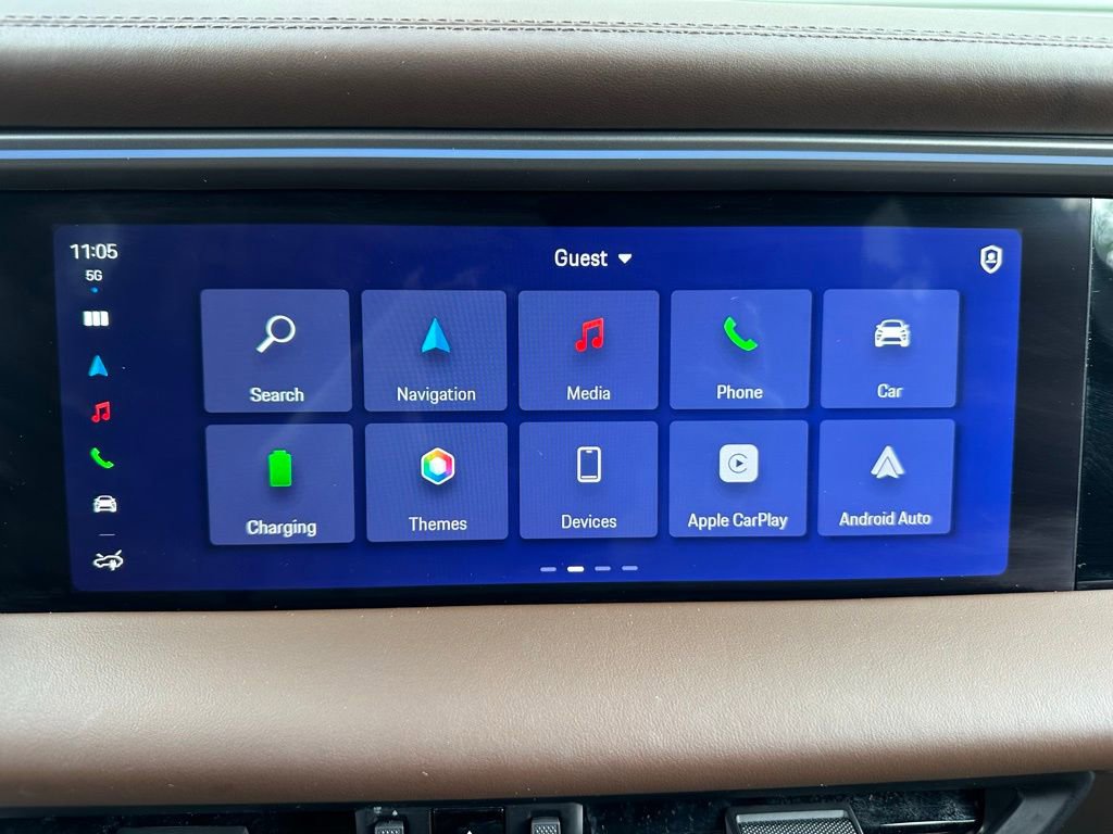 Certified 2025 Porsche Macan 4S Electric AWD/4WD image 31
