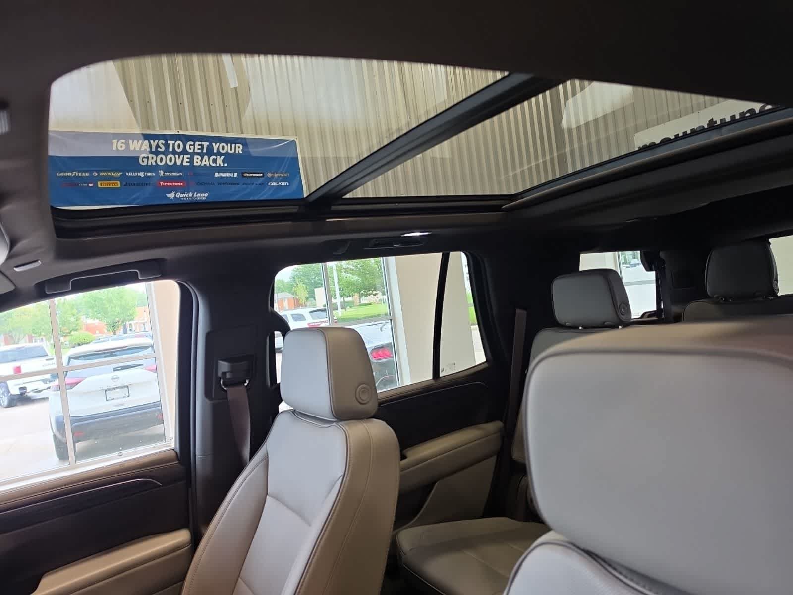 Used 2024 GMC Yukon SLT w/ SLT Premium Package AWD/4WD image 20