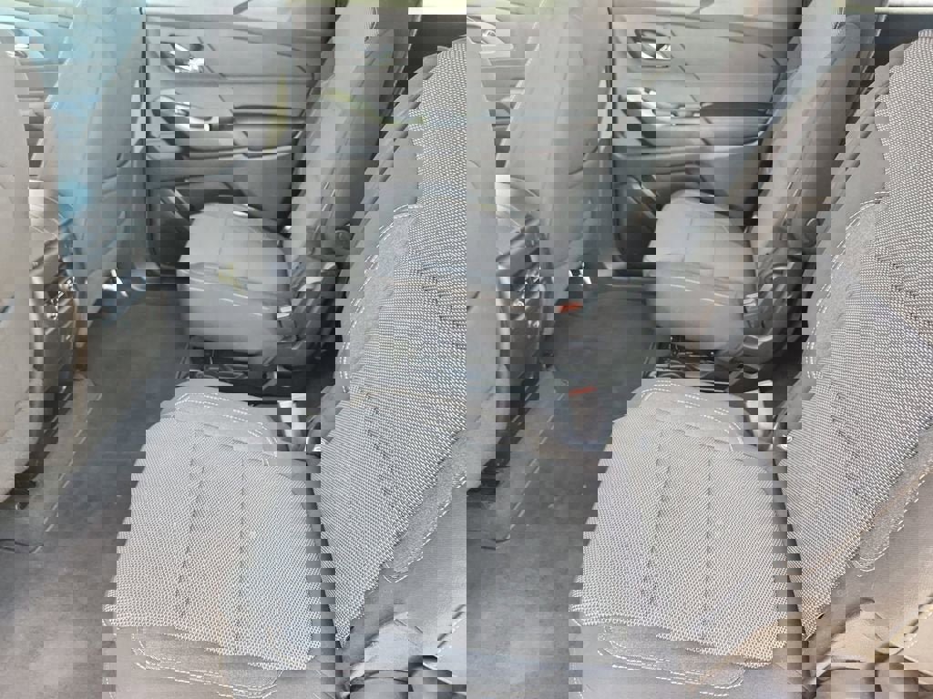 Used 2021 Chevrolet Traverse LT image 13