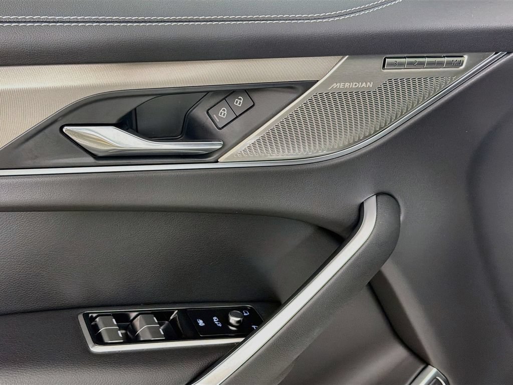 New 2026 Jaguar F-PACE R-Dynamic S AWD/4WD image 18
