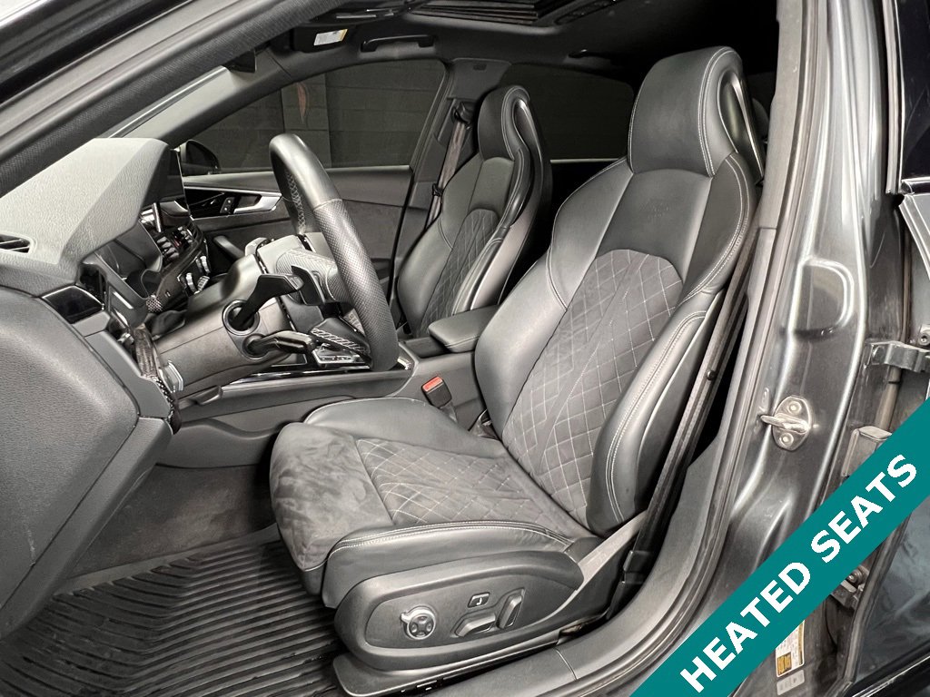 Used 2023 Audi S4 Premium w/ Convenience Package image 3