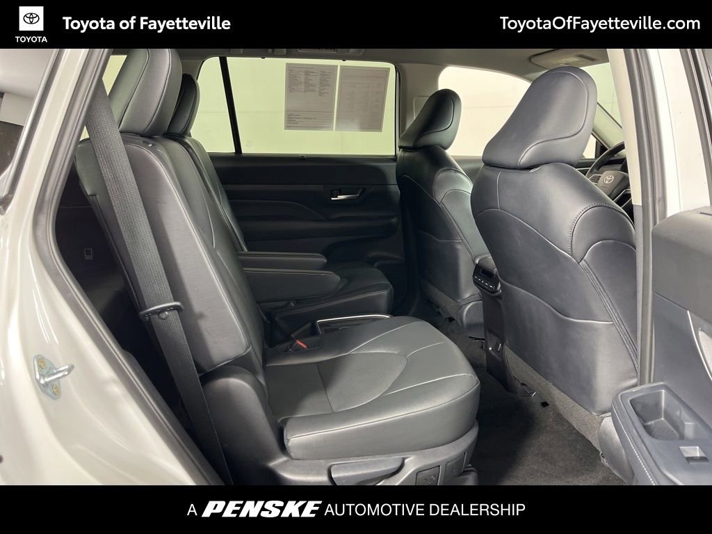Used 2025 Toyota Grand Highlander AWD image 8
