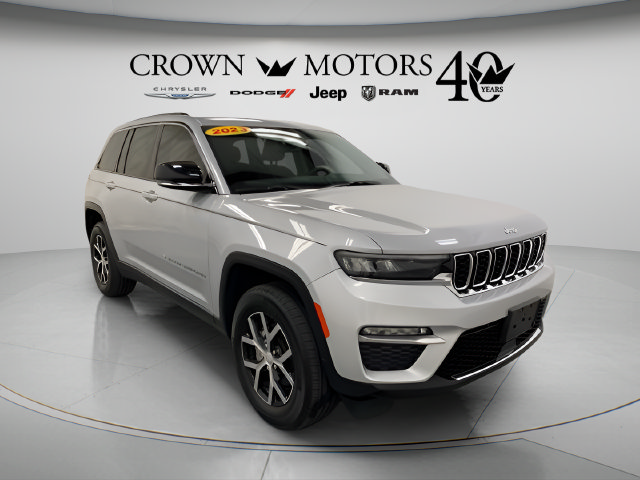 Used 2023 Jeep Grand Cherokee Limited AWD/4WD image 1
