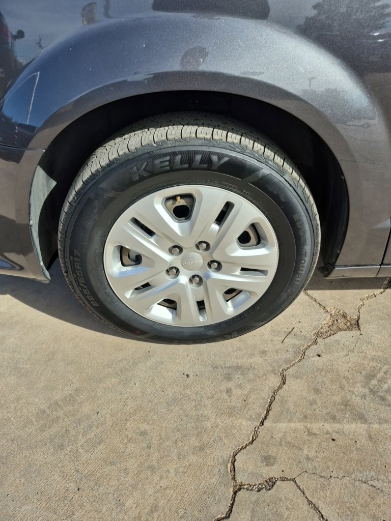 Used 2020 Dodge Grand Caravan SE w/ UConnect Hands-Free Group image 9