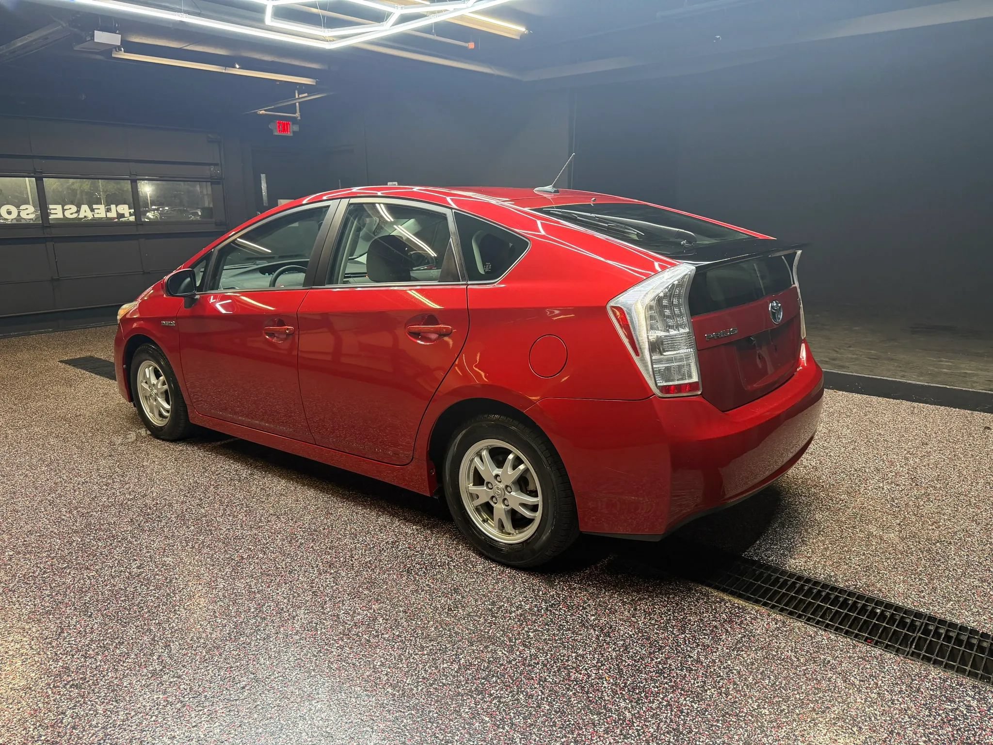 Used 2010 Toyota Prius Five FWD image 3