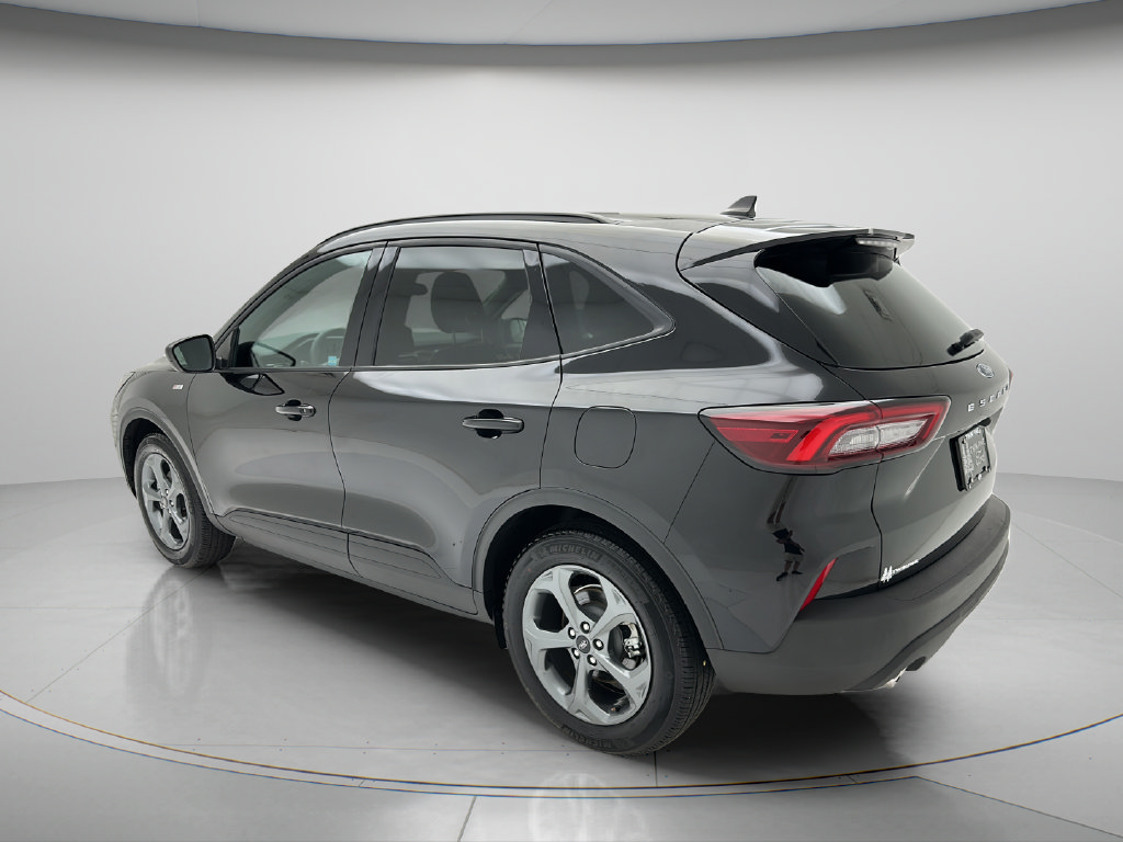 Used 2025 Ford Escape ST-Line FWD image 4