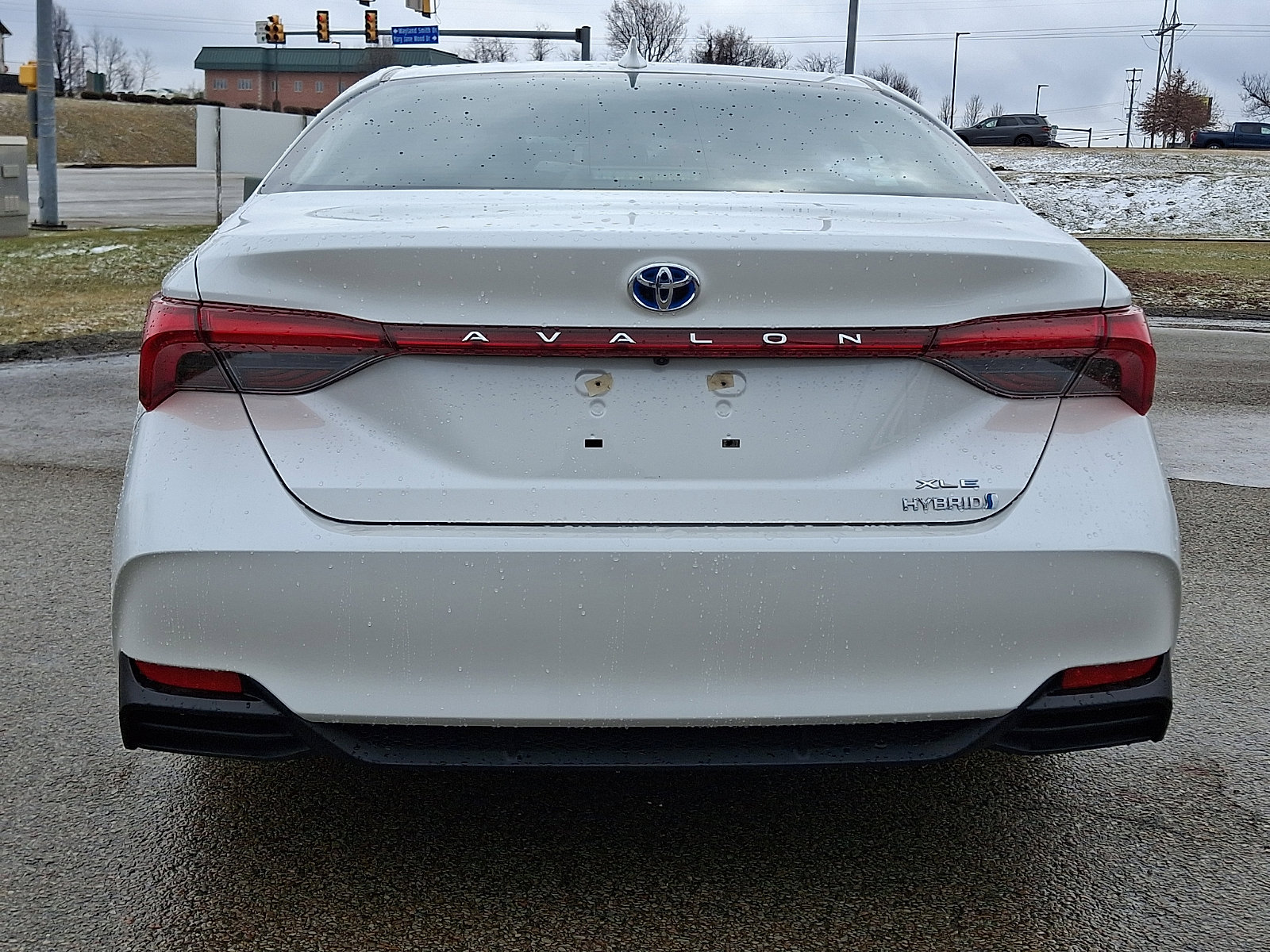 Certified 2021 Toyota Avalon XLE w/ Moonroof Package image 5