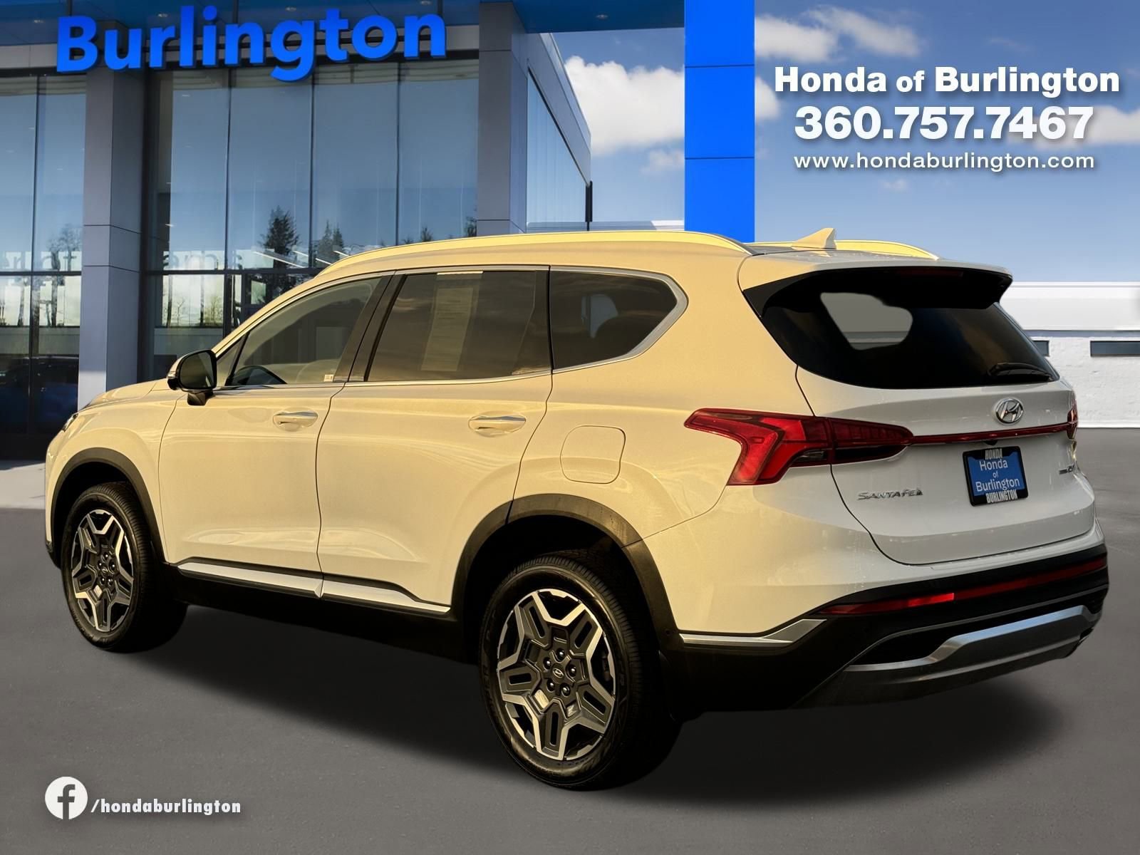Used 2022 Hyundai Santa Fe Limited w/ Cargo Package image 4