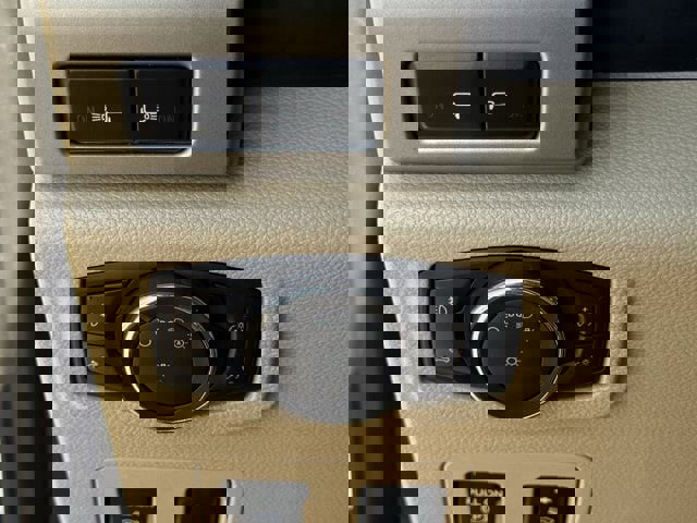 Used 2015 Ford F150 Lariat image 25