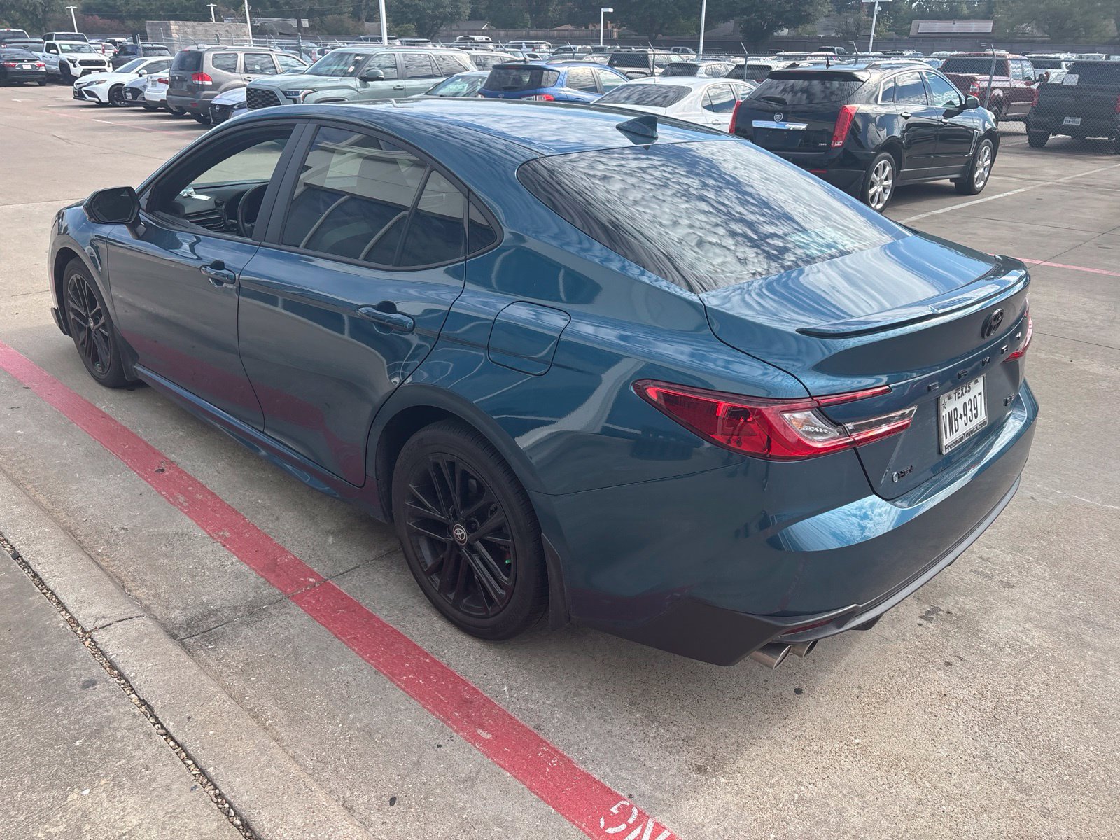 Used 2025 Toyota Camry SE w/ Convenience Package FWD image 6