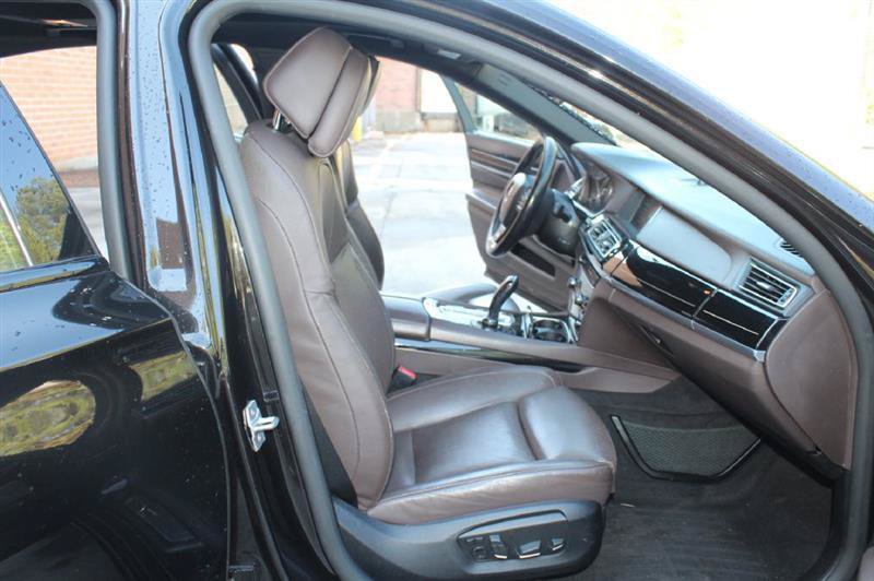 Used 2013 BMW 750Li xDrive AWD/4WD image 7