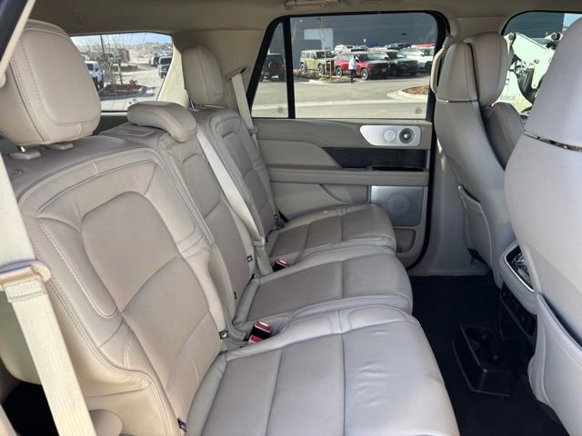 Used 2019 Lincoln Navigator Reserve image 23