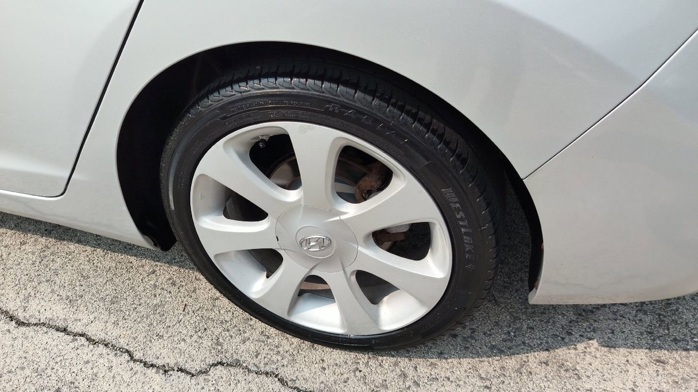 Used 2013 Hyundai Elantra Limited image 18