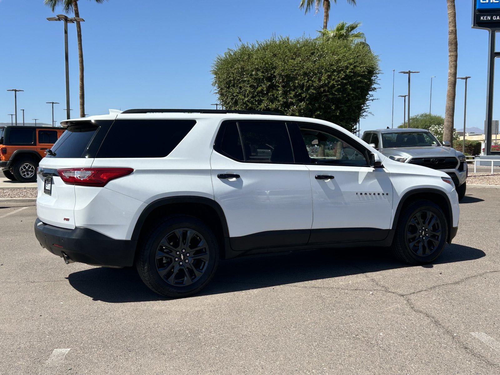 Used 2018 Chevrolet Traverse RS FWD image 5