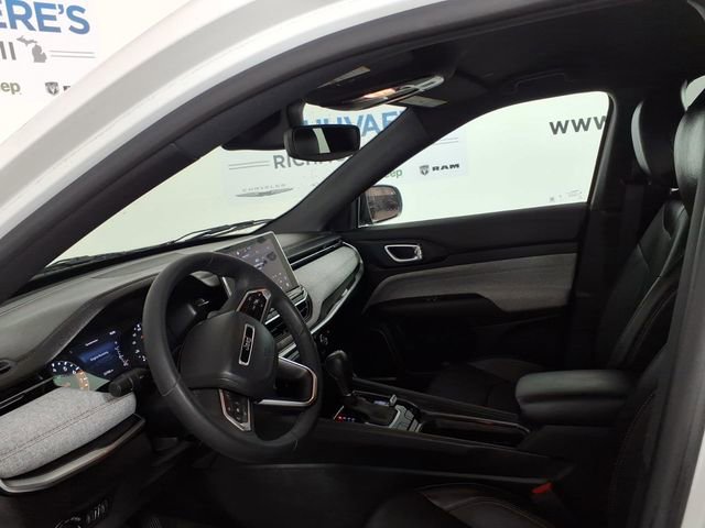 Used 2023 Jeep Compass Latitude image 12