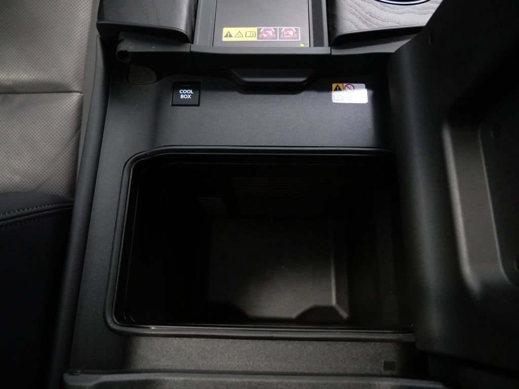 Used 2025 Lexus LX 700h Overtrail image 40