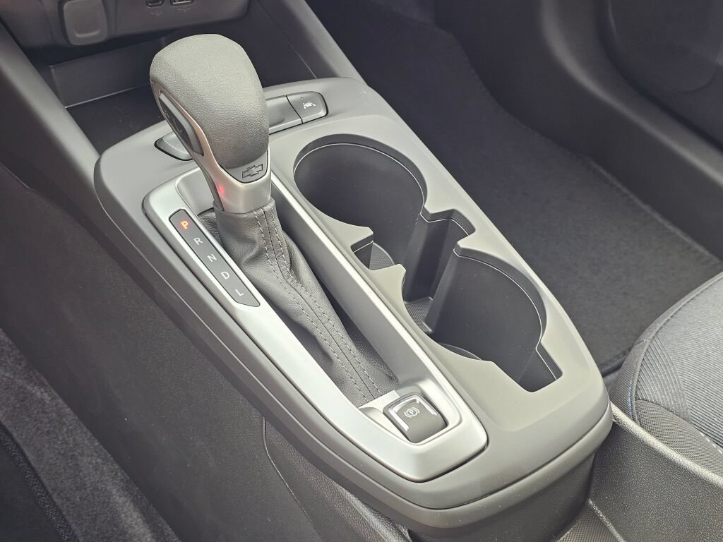 New 2026 Chevrolet Trax LS w/ LS Convenience Package FWD image 18