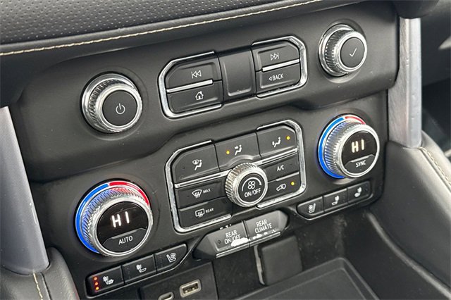 Used 2021 GMC Yukon SLT w/ SLT Luxury Plus Package image 32