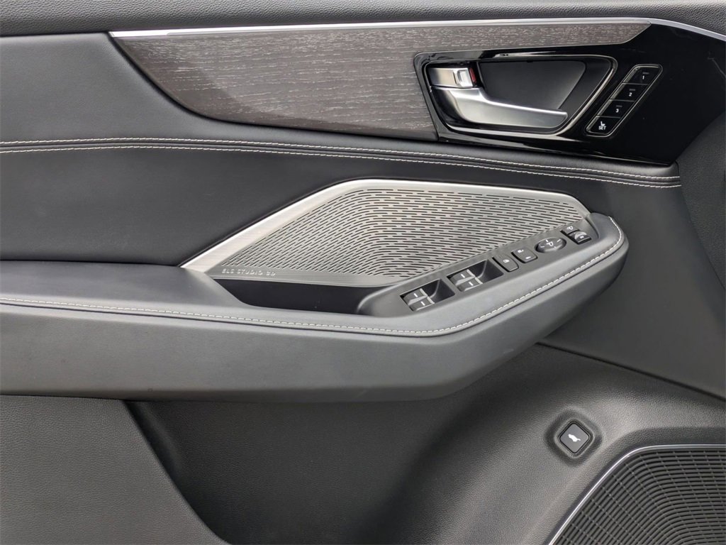 Used 2023 Acura MDX SH-AWD w/ Advance Package image 15