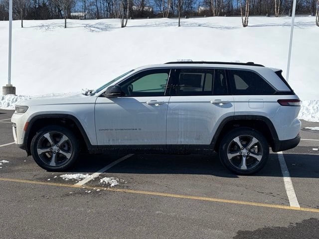 New 2026 Jeep Grand Cherokee Limited w/ Luxury Tech Group II AWD/4WD image 4