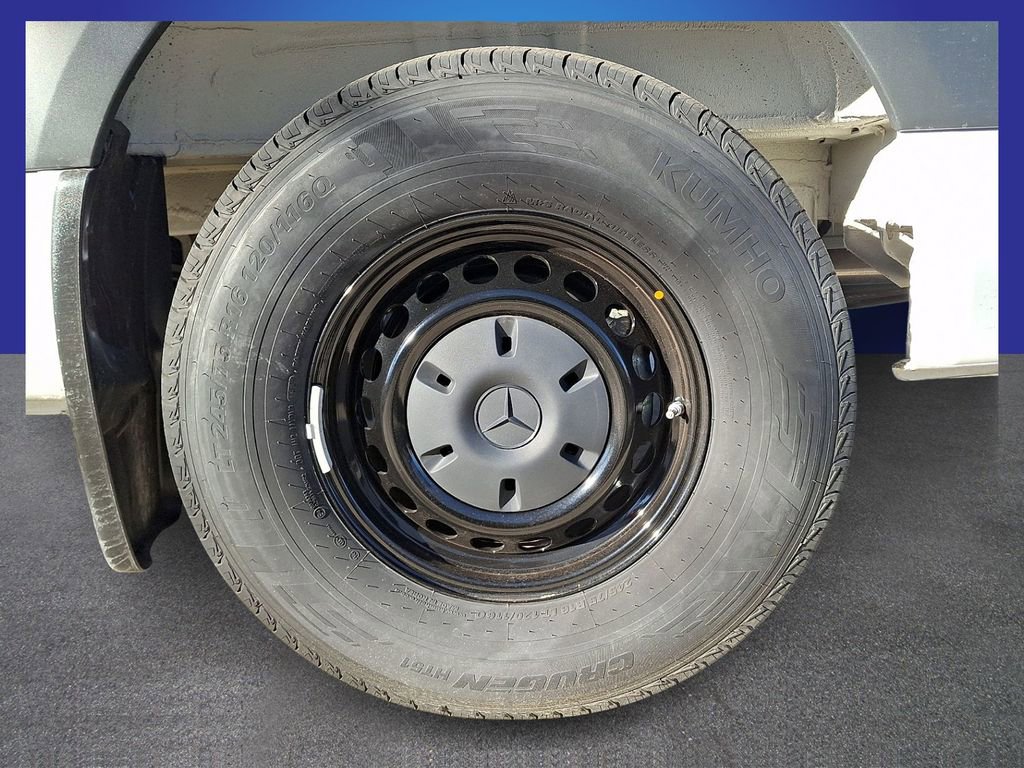 Used 2025 Mercedes-Benz Sprinter 2500 image 7