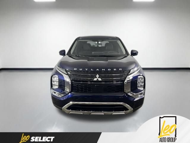 Used 2024 Mitsubishi Outlander SE AWD/4WD image 2