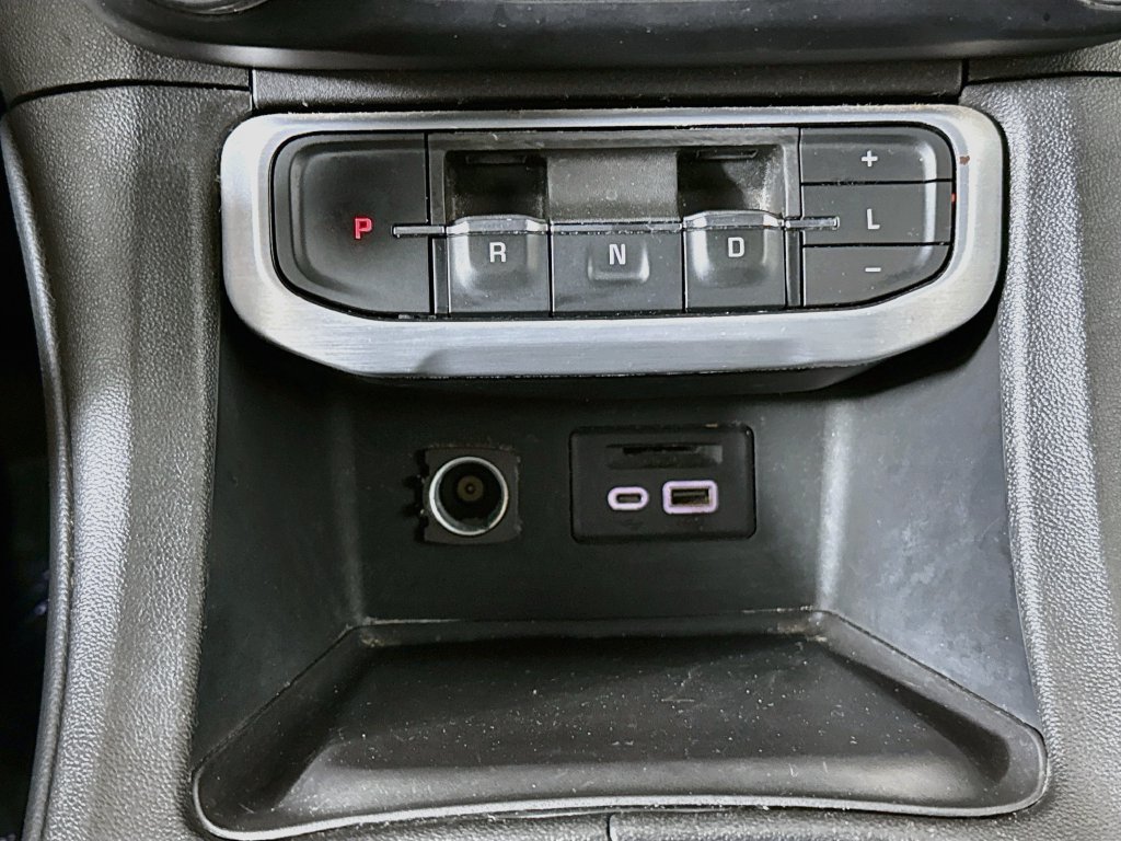 Used 2023 GMC Acadia SLT AWD/4WD image 16