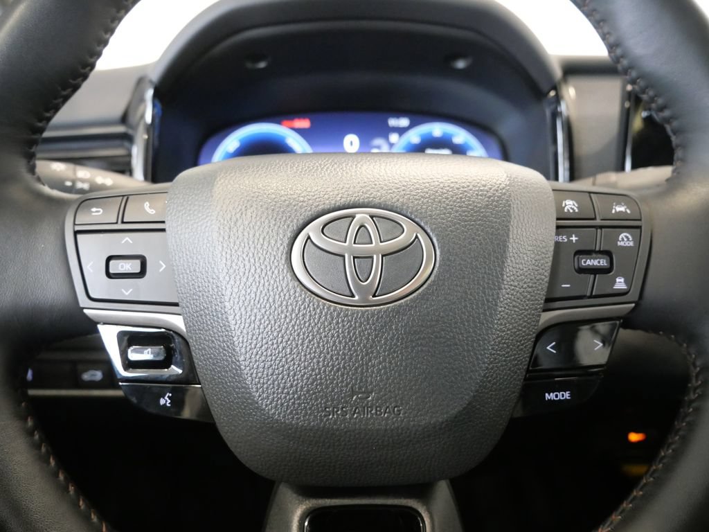 Used 2026 Toyota Camry XLE AWD/4WD image 18