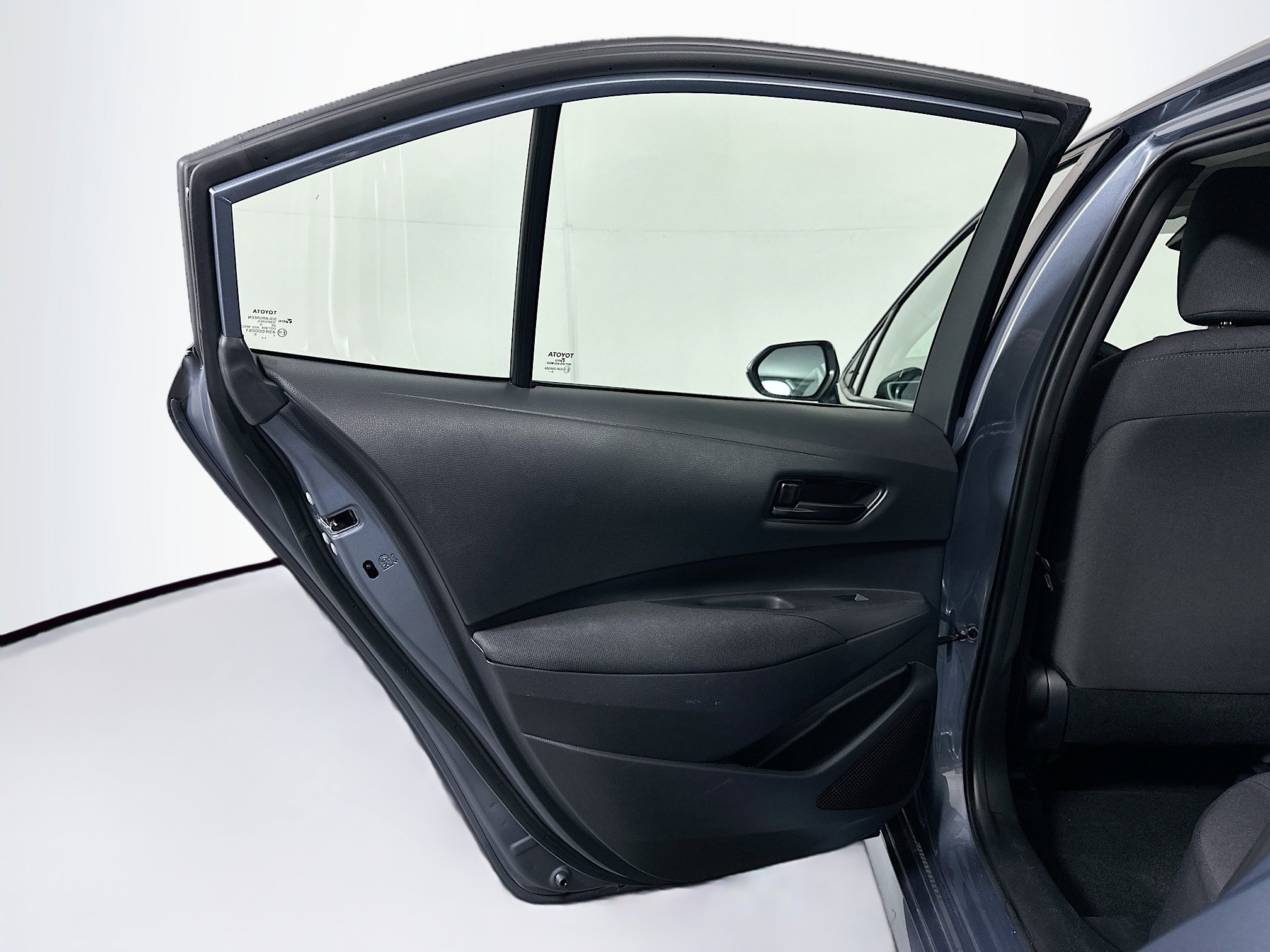 Used 2025 Toyota Corolla LE image 25