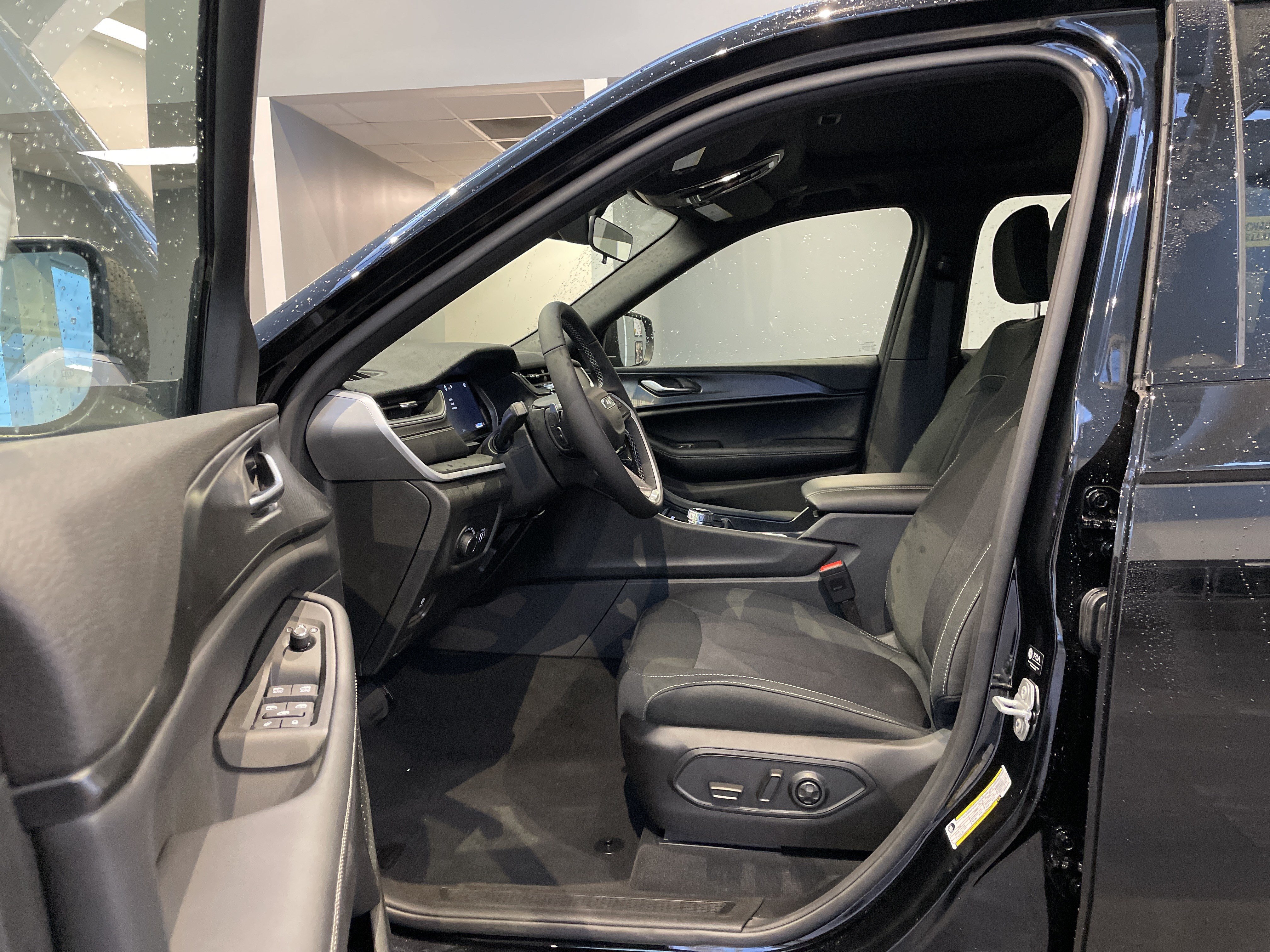 New 2025 Jeep Grand Cherokee Laredo RWD image 16