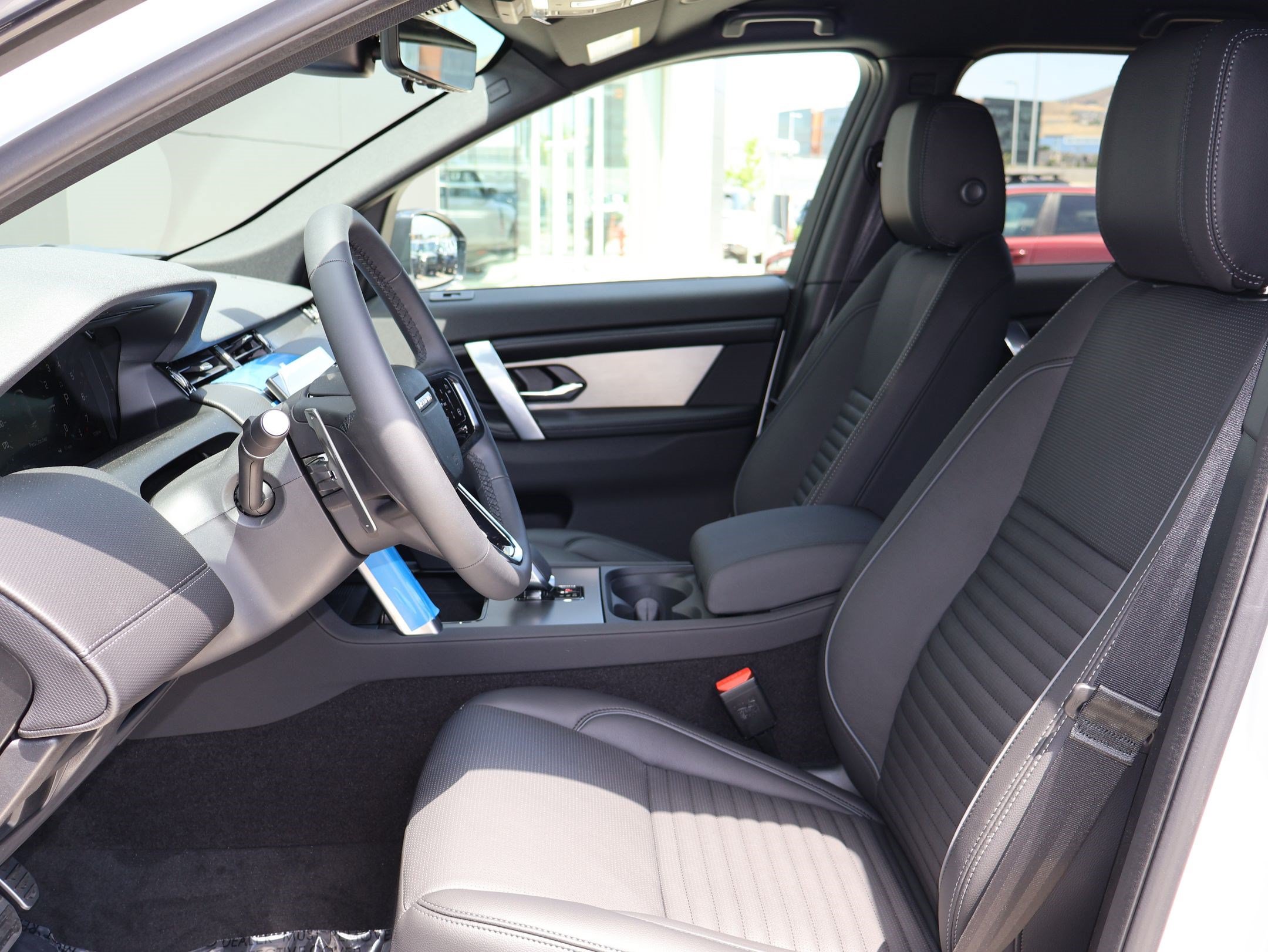New 2026 Land Rover Discovery Sport Landmark AWD/4WD image 17