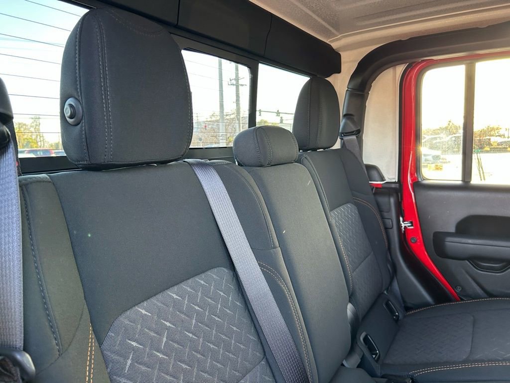 Used 2025 Jeep Gladiator Mojave w/ Convenience Group image 55