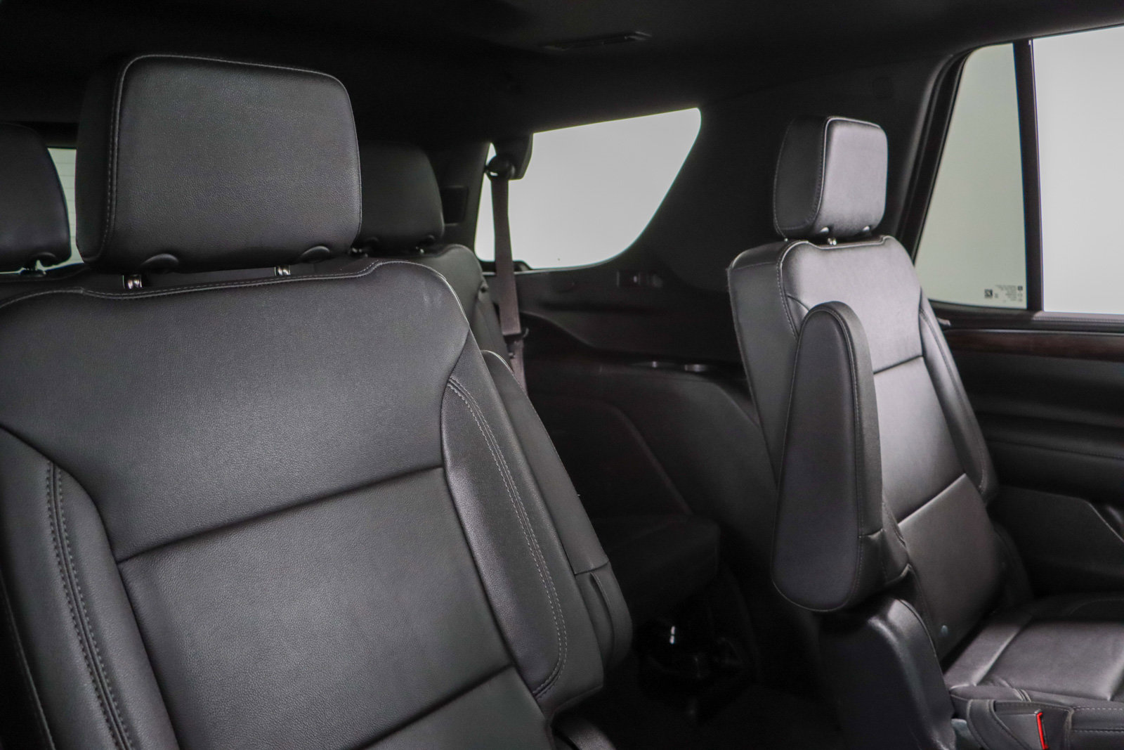 Used 2023 Chevrolet Tahoe Z71 w/ Luxury Package image 32